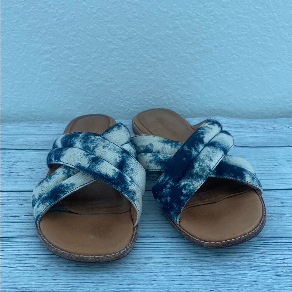 Madewell Blue and White Tie-Dye Sandals